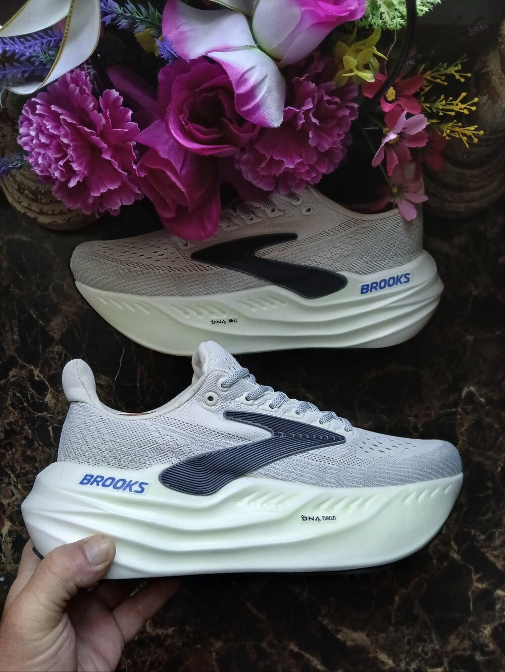 Brooks Glycerine Max Super Comfort/Athletic Medical Field Shoes 8.5 Men/10 Women